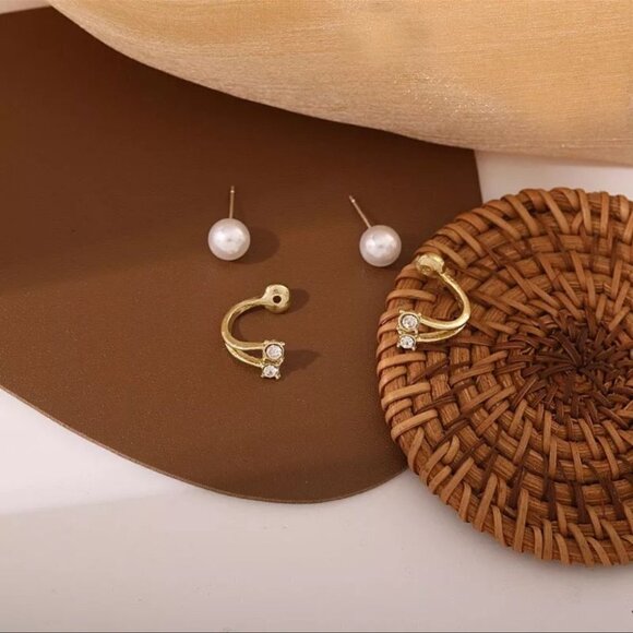 Gold Tone Faux Pearl Cute Stud Earrings - Picture 8 of 9